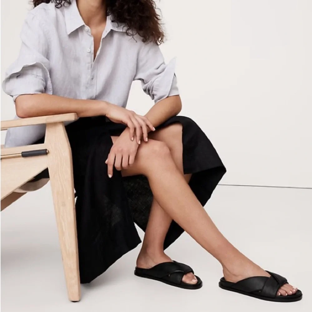 Banana Republic Black Crisscross Leather Slide Sandals - Picture 2 of 14